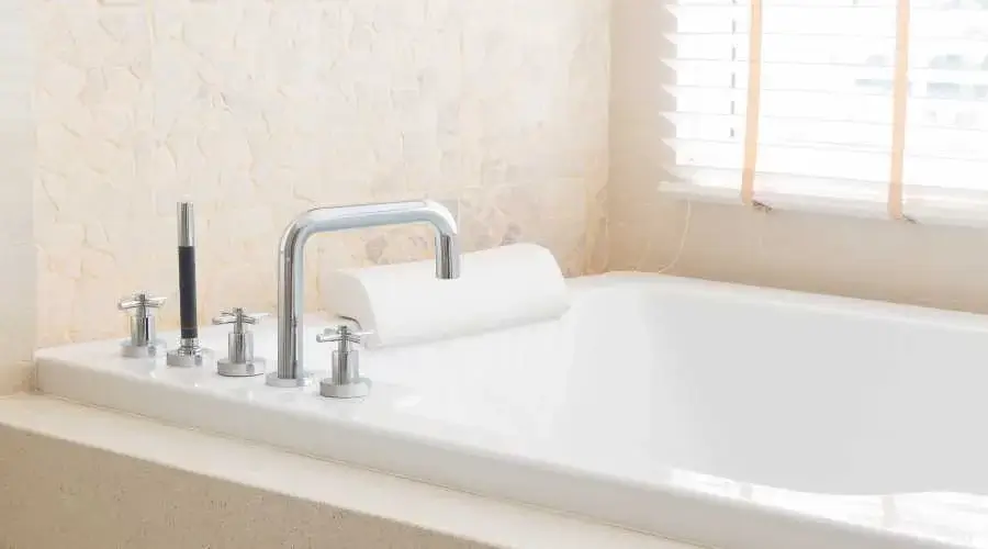 05.1 - pros and cons of bathtub reglazing